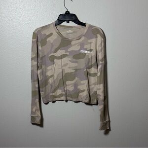 Hollister Women Beige/Green cropped Long sleeve‎ Camo size small